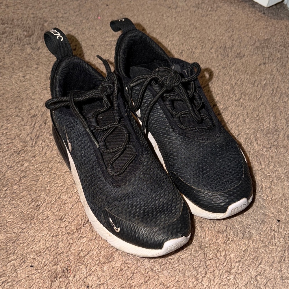 Nike 270 Black and White